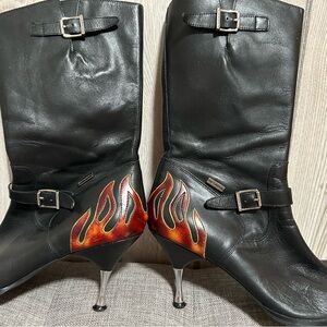 EUC Harley Davidson Black Leather Boots with Flame Design. Worn once. Size 10